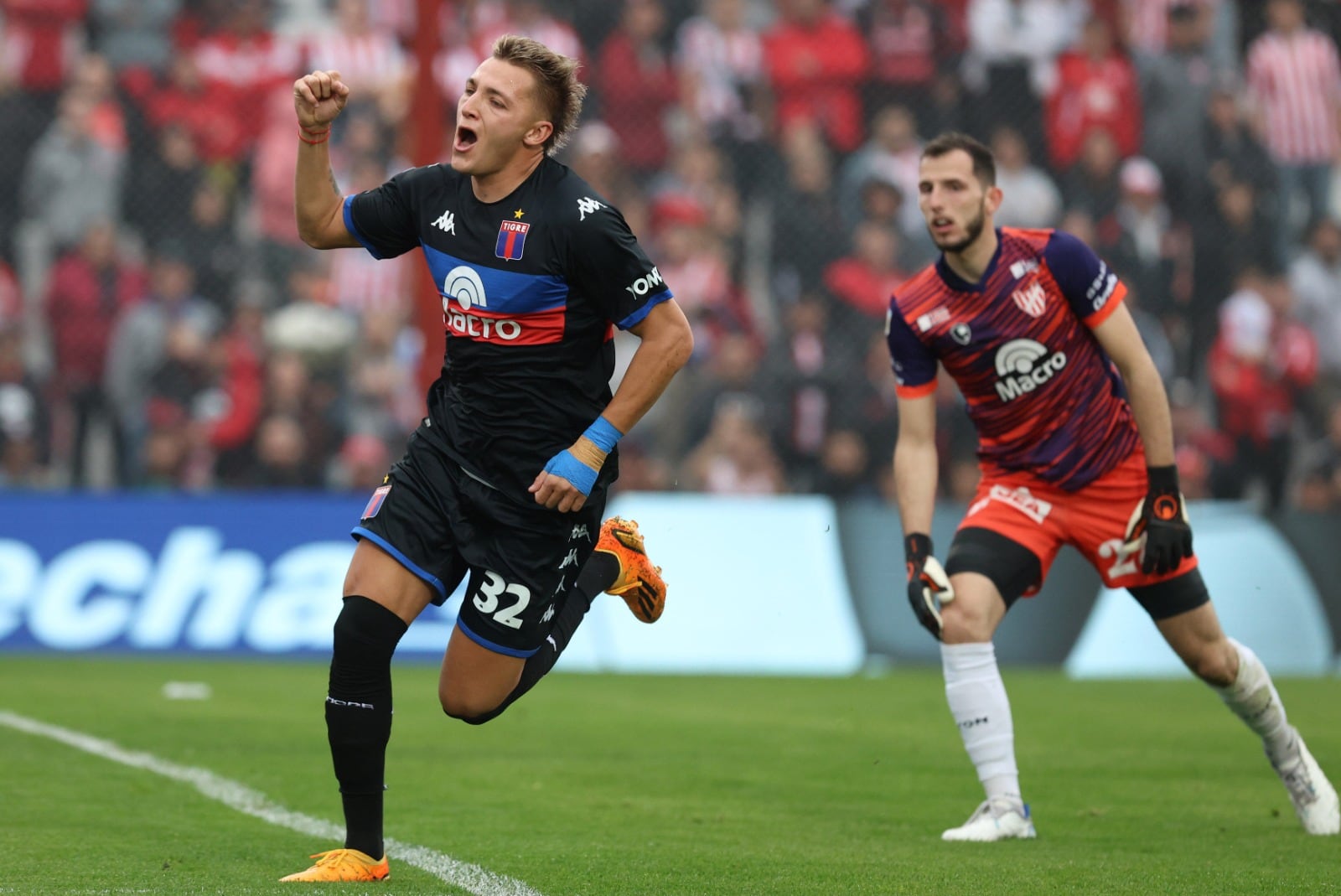 Retegui, delantero del Matador y de la Azzurra, grita su gol