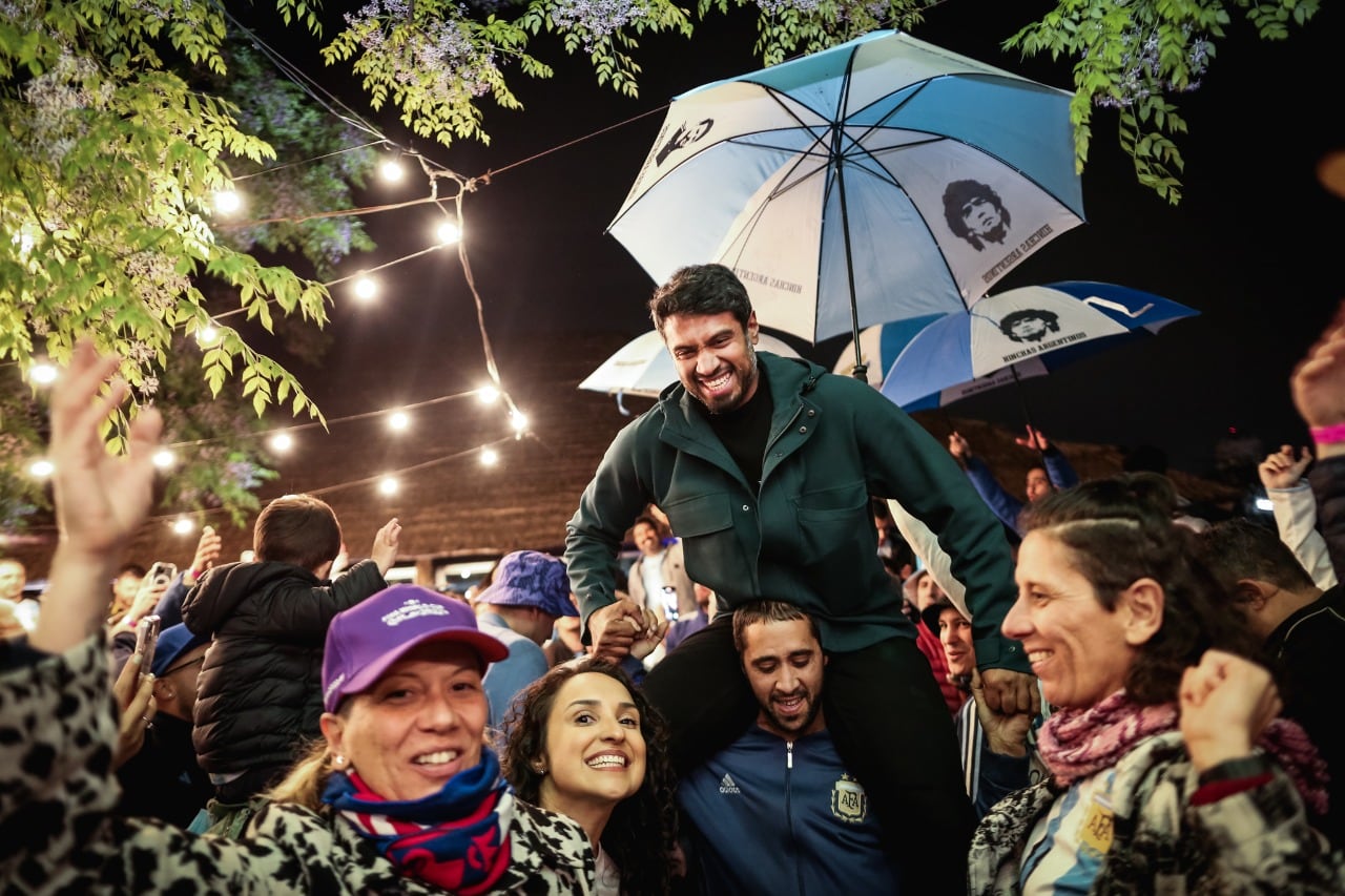 Los funcionarios qataríes comprobaron el fervor de los hinchas argentinos