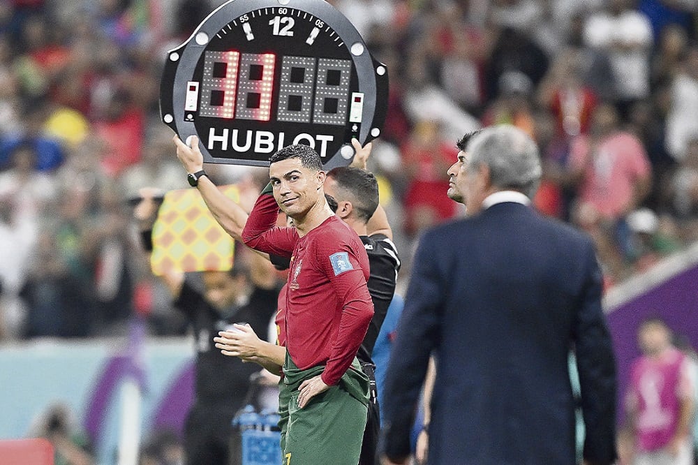 Cristiano Ronaldo y la mirada sugestiva sobre Fernando Santos, el DT portugués