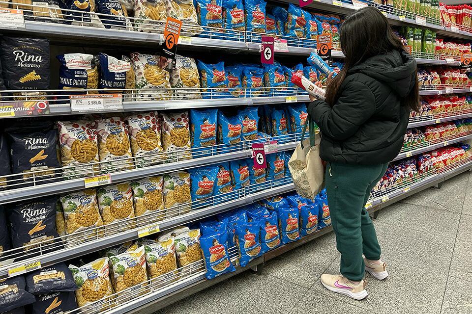 En los supermercados hay un 18% de caída en el consumo por unidades.