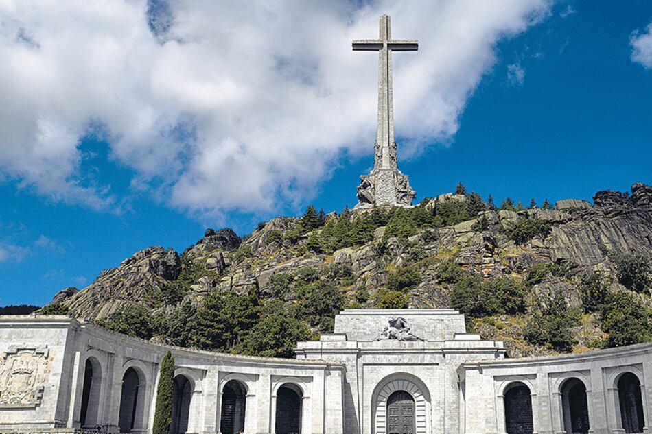 El mausoleo, levantado entre 1940 y 1958, se encuentra en la sierra de Guadarrama.