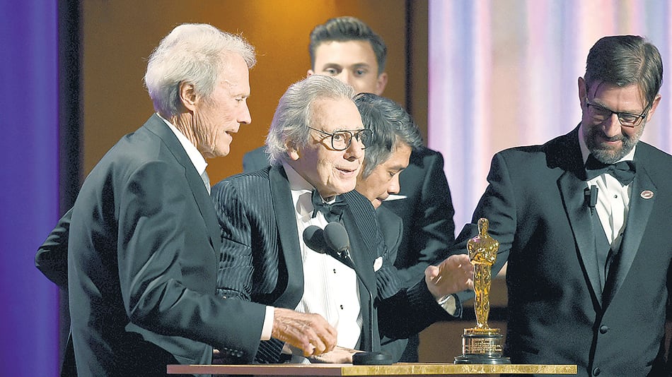 Entre los logros de Schifrin se cuenta haber obtenido el cinturón negro... con la tutela del mismísimo Bruce Lee.