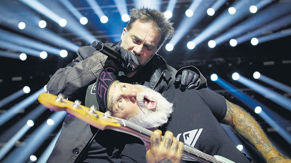 Vicentico junto a Flavio. La excusa del show fue la presentación de La salvación de Solo y Juan.