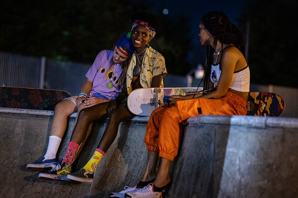 La serie se aproxima al trabajo de Gus Van Sant, Larry Clark y Céline Sciamma.