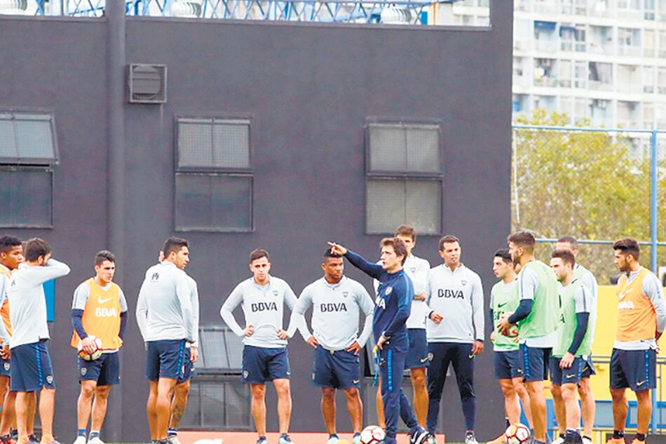 El Mellizo pondrá en cancha lo mejor que tiene a disposición, con Gago esperando en el banco.