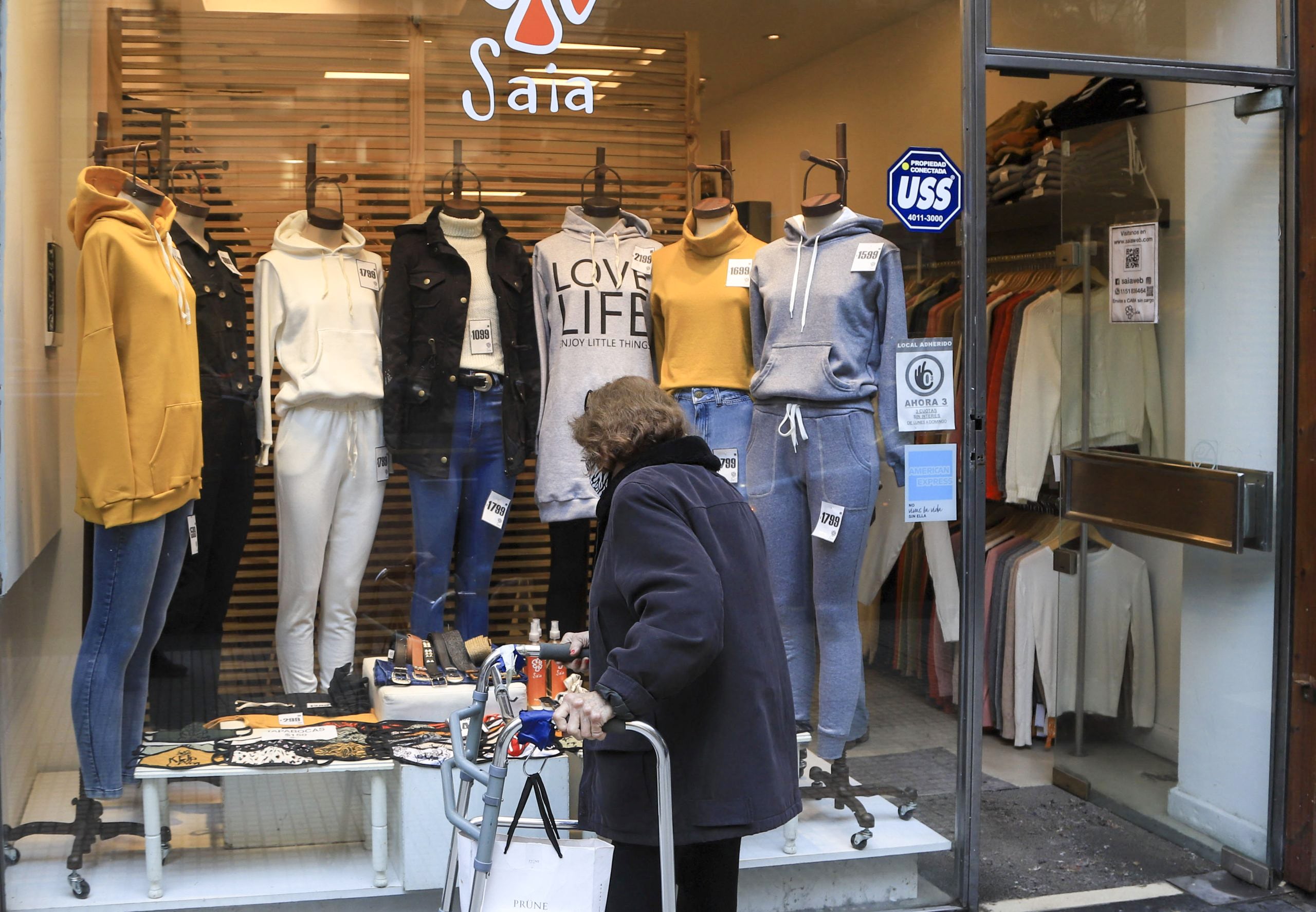 Las ventas de indumentaria registraron una caída del 7,7% en el tercer bimestre.