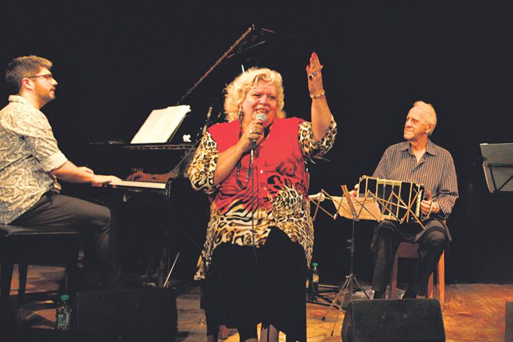 María Graña junto al trío de Lavallén, Estigarribia y Cabarcos.