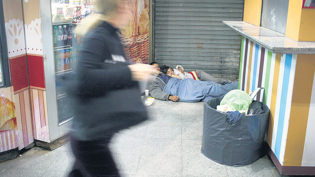 En la Comuna 1 se registran, en simultáneo, los mayores niveles de viviendas desocupadas y los mayores niveles de hacinamiento.