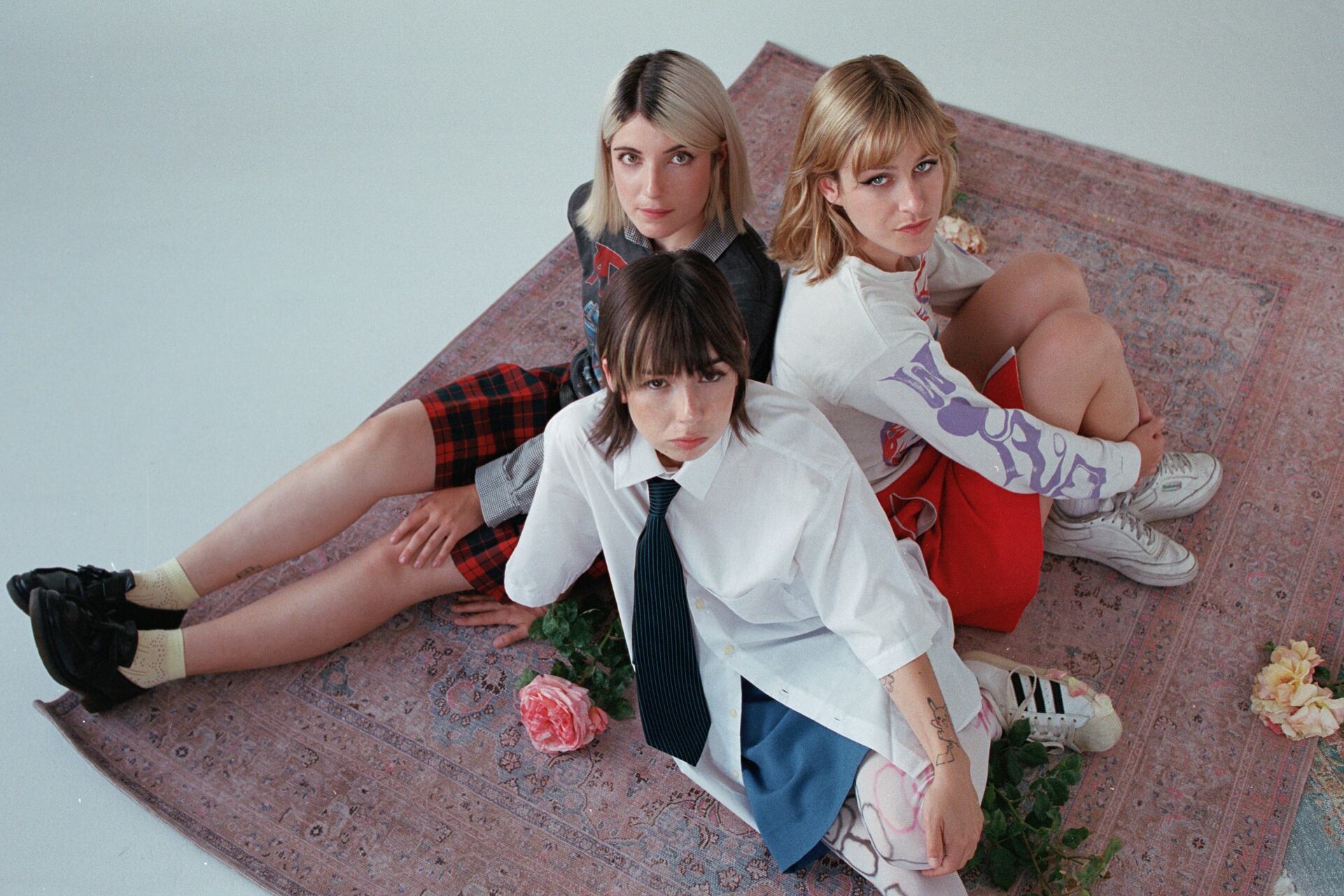 El grupo de María Talaverano, Alicia Ros y María Rivero toca el jueves 7/4 en Niceto Club para despedir su primer disco, Movidas