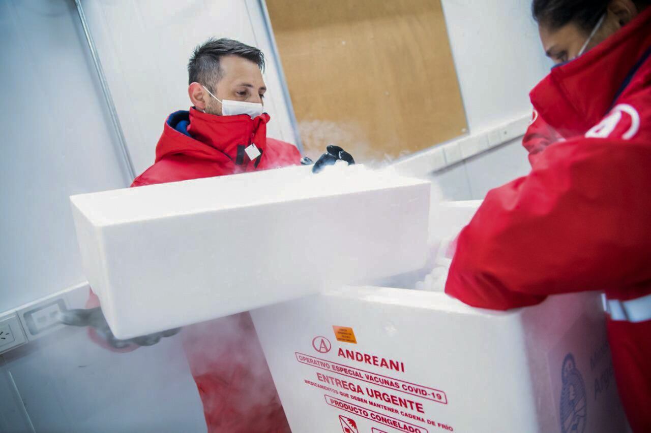 Las dosis de AstraZeneca se usarán para completar los esquemas de quienes fueron vacunas entre hace uno y dos meses.