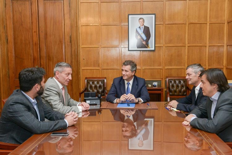 Etcheverehe y Del Solar (segundo desde la derecha), habrían incurrido en un delito.