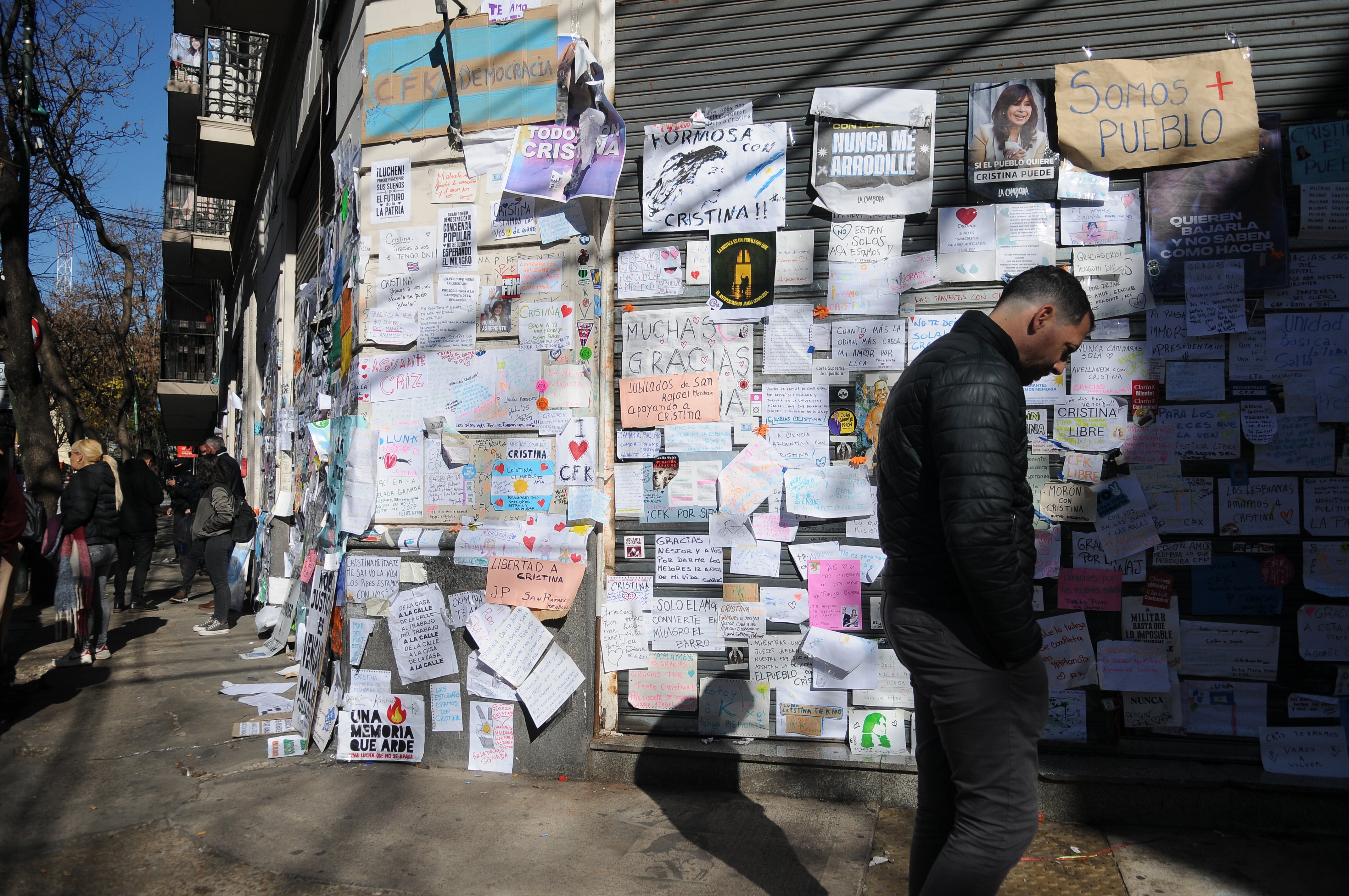 Carteles para CFK-21/06/2025
