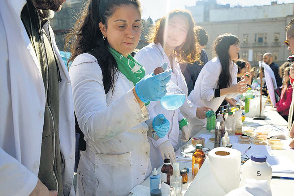 Científicos protestan por el ajuste en Ciencia y Técnica.