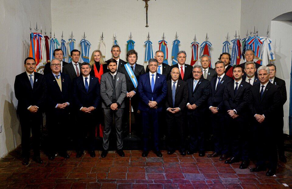 Lejanos tiempos de peluca party. 
