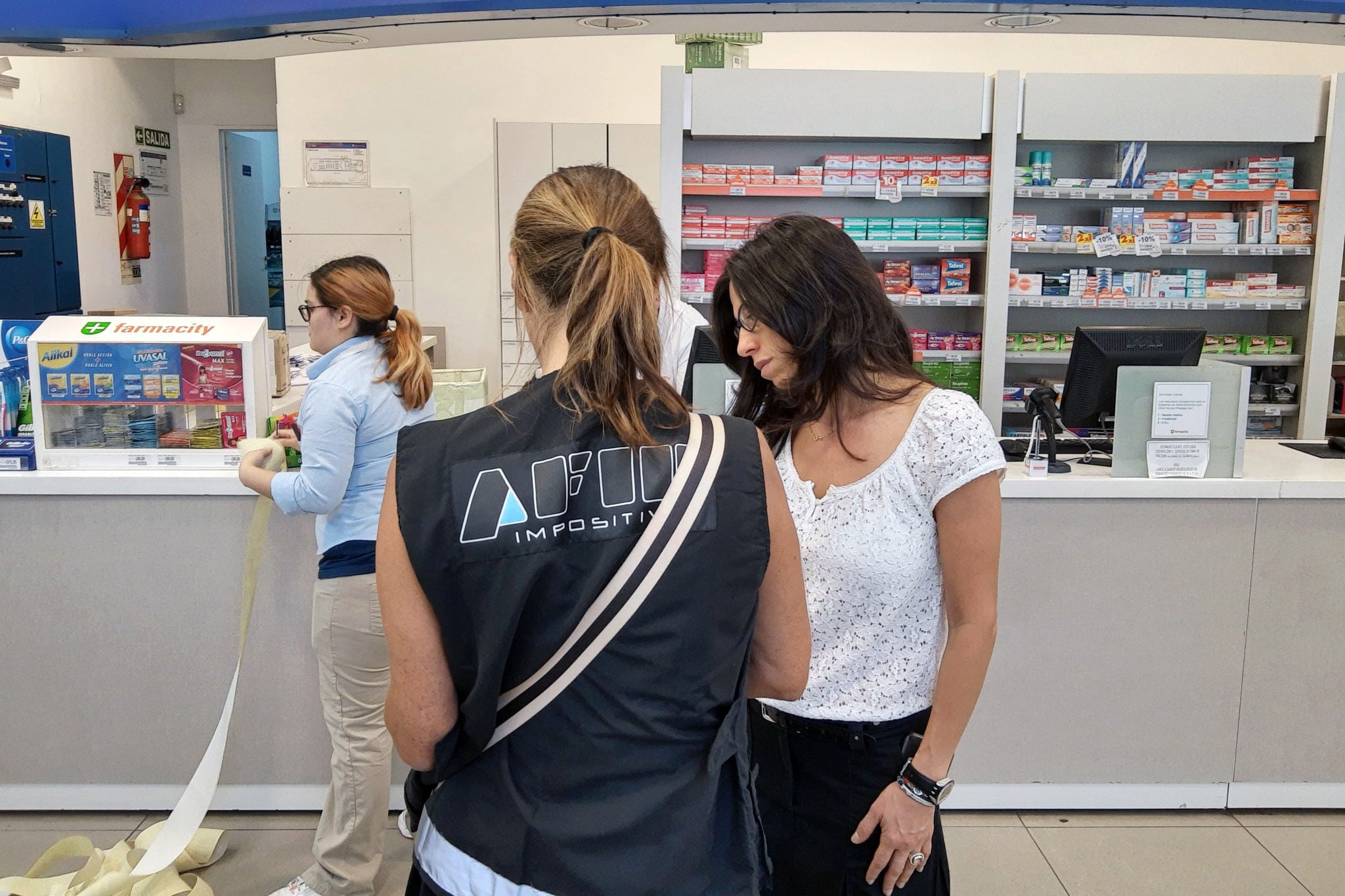 Paula Español, secretaria de Comercio, participó de las inspecciones de precios en farmacias y supermercados