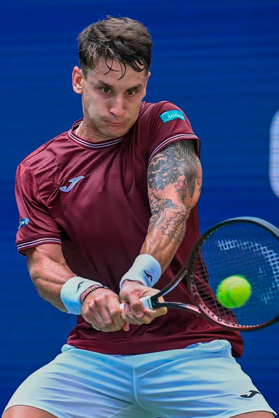 Carabelli ganó un difícil partido en Miami