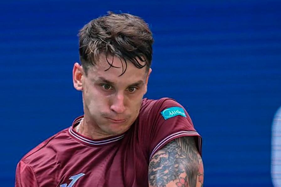 Carabelli ganó un difícil partido en Miami