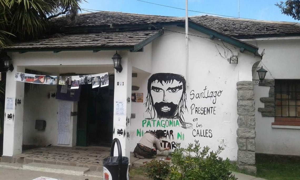 Además de las pintadas, que no paran de aparecer, salieron a la luz algunas grabaciones lo-fi de Maldonado.