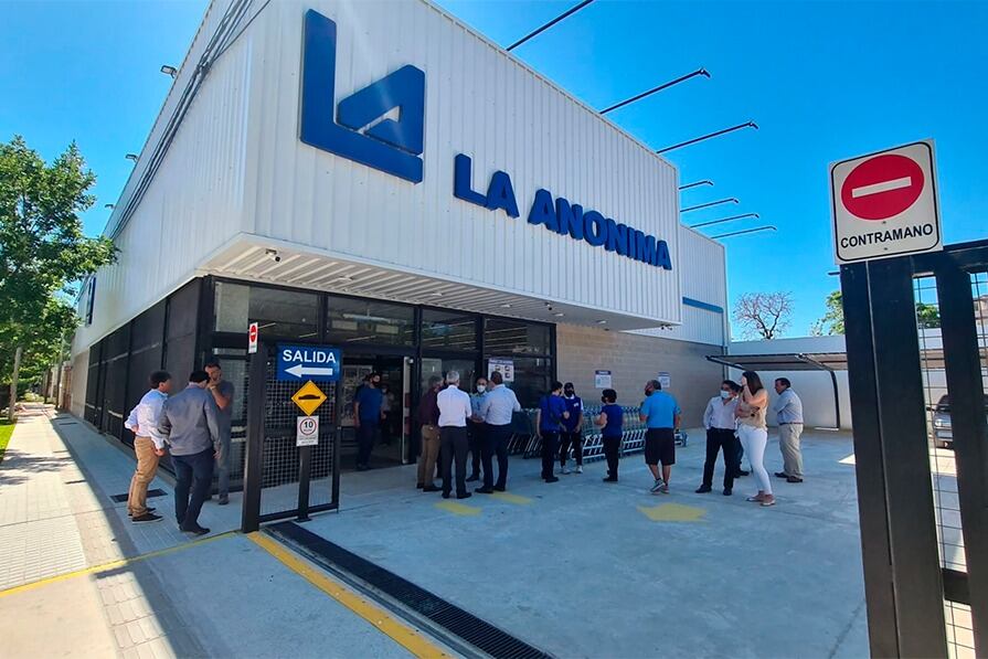 La Anónima es una de las principales cadenas de supermercados del país.