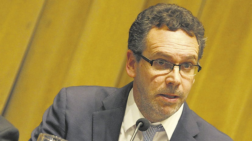 Guido Sandleris, presidente del Central, aplica en los hechos lo que pide el FMI por ley.