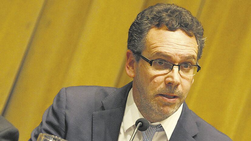 Guido Sandleris, presidente del Central, aplica en los hechos lo que pide el FMI por ley.