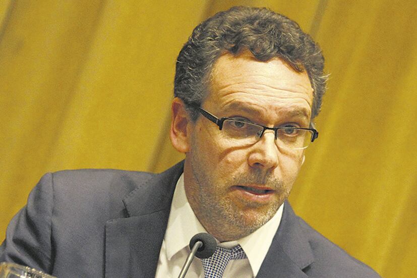 Guido Sandleris, presidente del Central, aplica en los hechos lo que pide el FMI por ley.