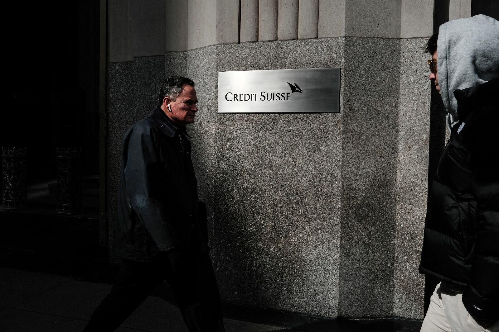 La situación del Credit Suisse representa un problema para los bancos europeos. 