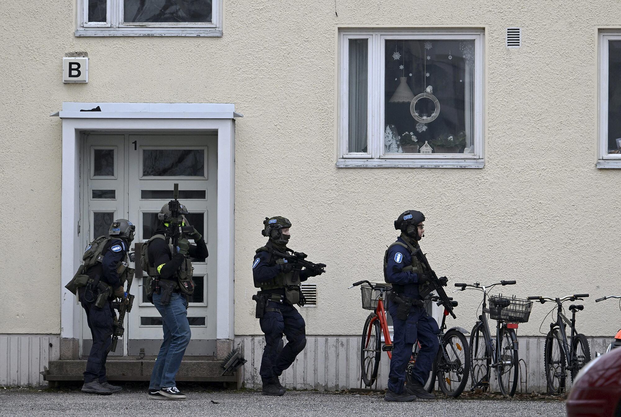 El crimen contrasta con un país que, según la ONU, es el más feliz del mundo.