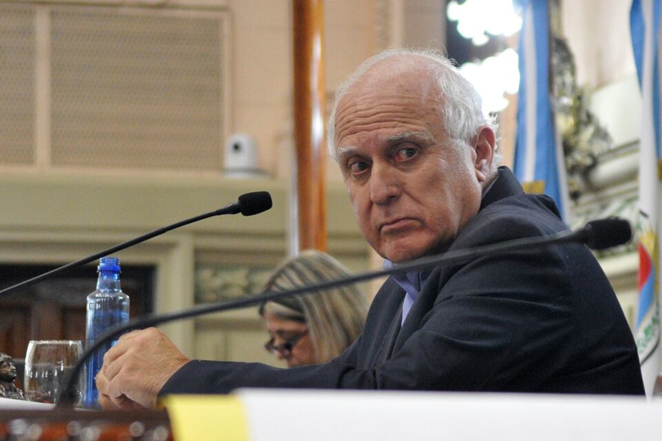 Todo el peronismo apunta sus dardos contra el ex gobernador Lifschitz.