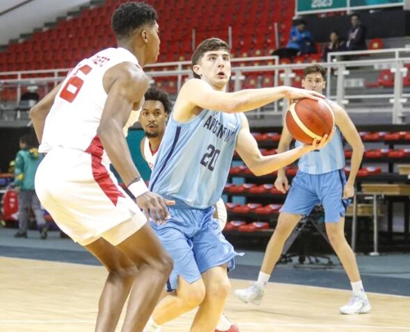 Con un récord de dos partidos jugados y dos ganados, el elenco albiceleste se acerca sigue su camino hacia las semifinales. (Foto: CABB)