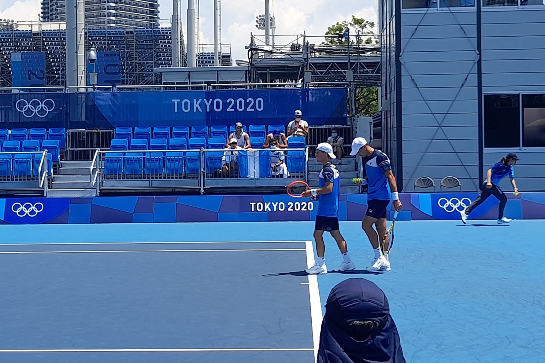 La dupla argentina de Peque y Bagnis se despidió rápidamente