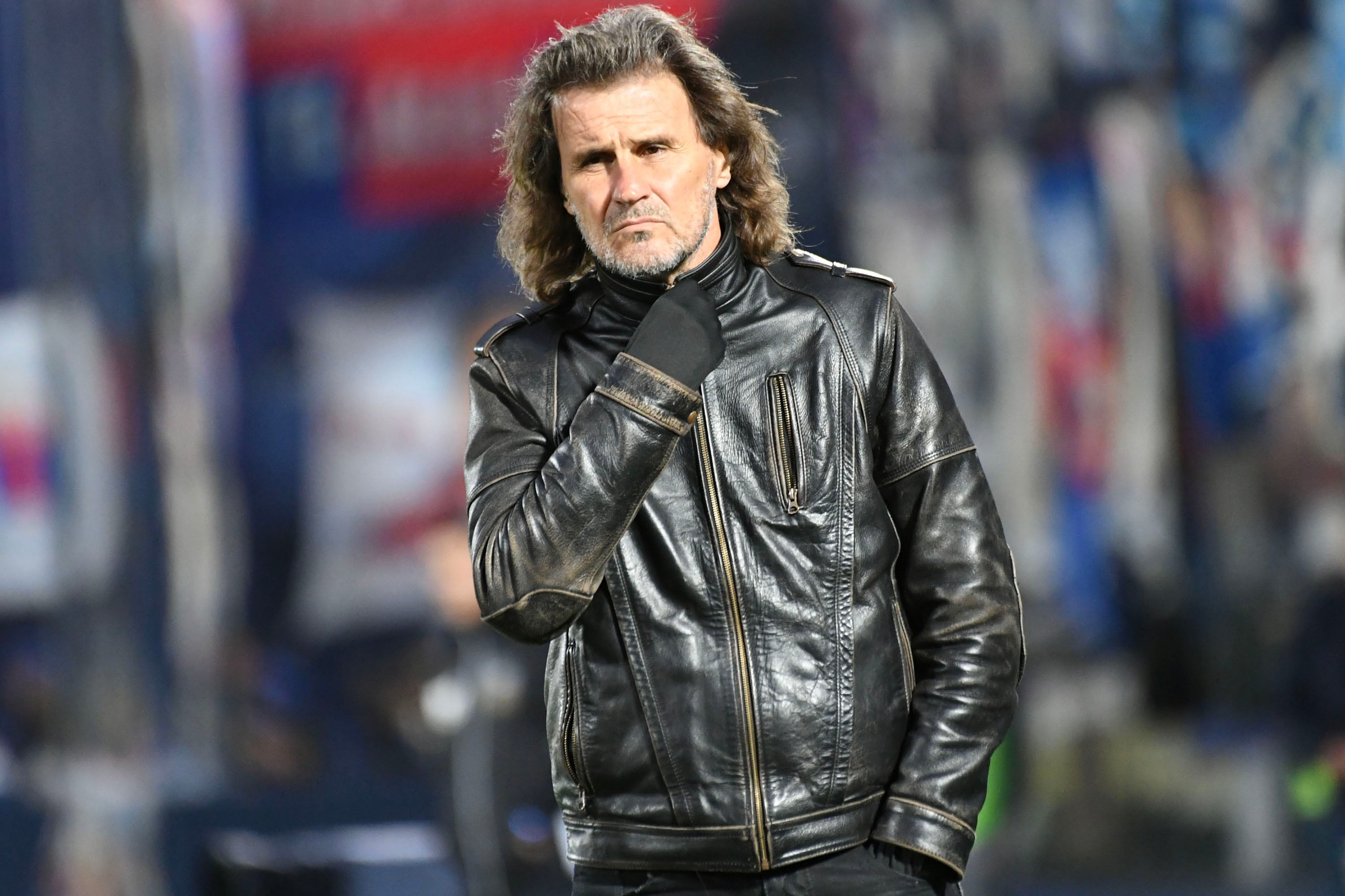 Rubén Insúa y su emblemática campera se mudan de barrio.