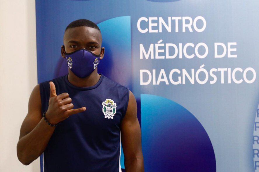 Carbonero tuvo el visto bueno para entrenar con el Lobo platense.