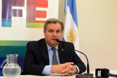 "Son más de 550 millones de pesos los que pondrá el gobierno", justificó el ministro Farías.