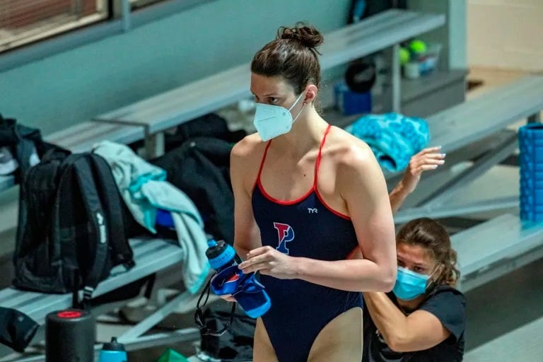 La nadadora trans Lia Thomas durante una competencia