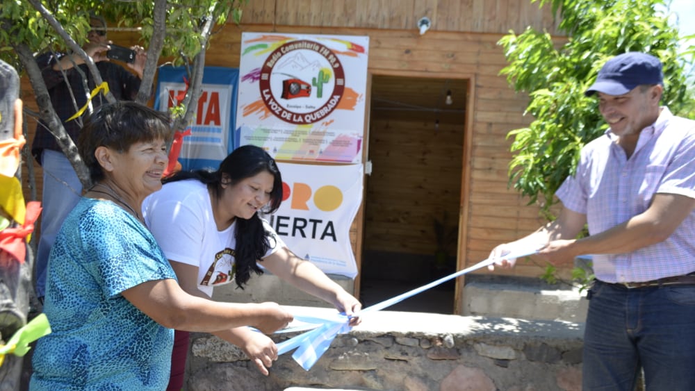Teresa de Lara, Erika Pastrana y Marcelo Echenique