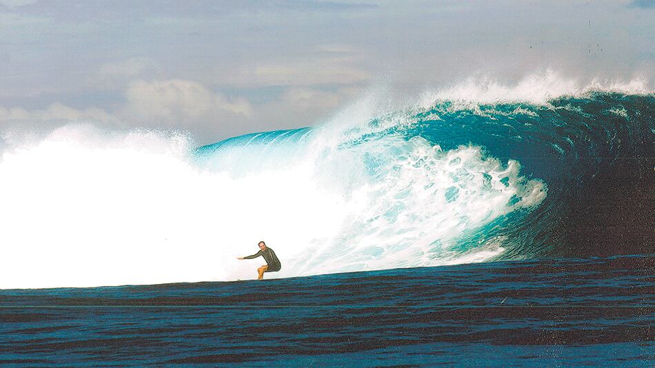 Finnegan Surfeando en Fiji en 2005