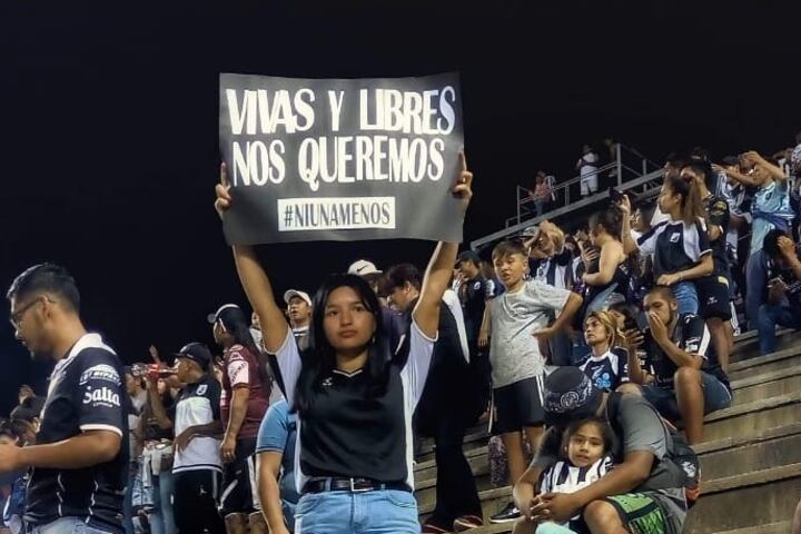 La hinchada del Cuervo