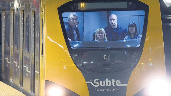 La nueva estación fue emplazada en el estacionamiento del Centro Municipal de Exposiciones.
