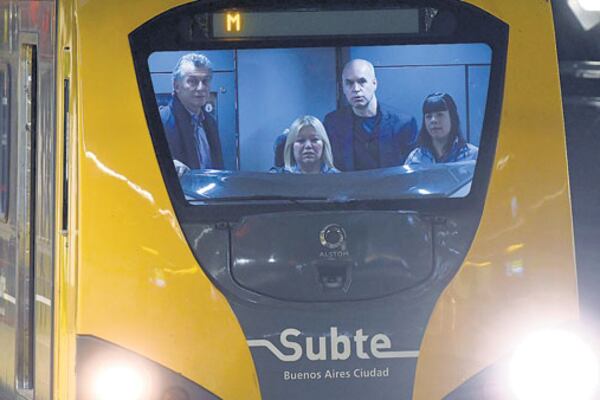 La nueva estación fue emplazada en el estacionamiento del Centro Municipal de Exposiciones.
