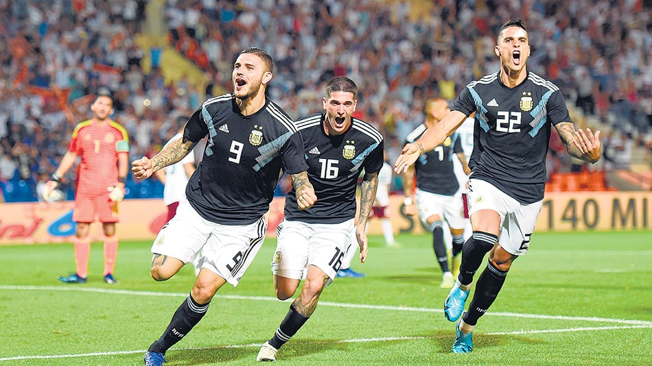 Icardi festeja la apertura del marcador, al minuto de juego.