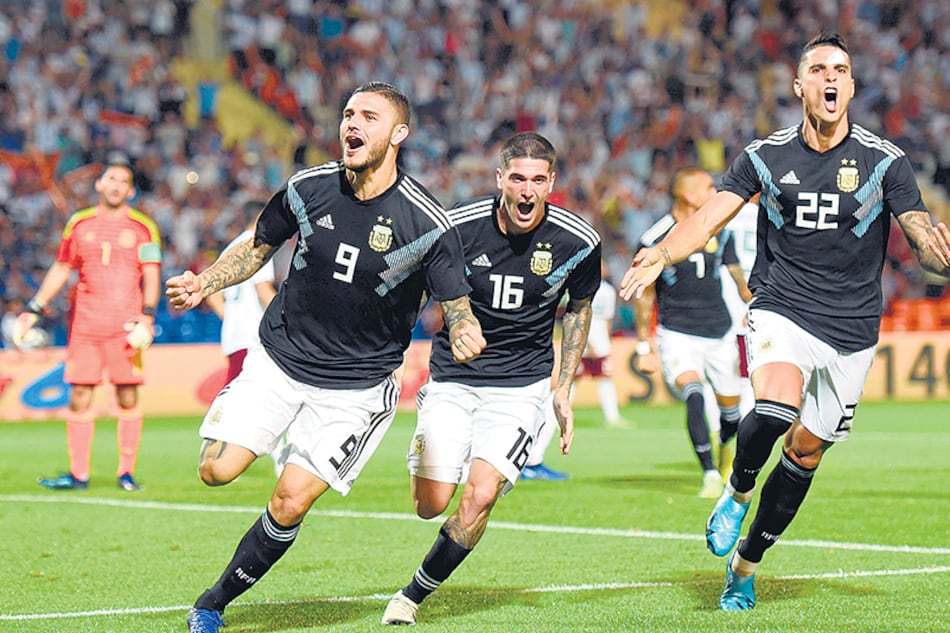 Icardi festeja la apertura del marcador, al minuto de juego.