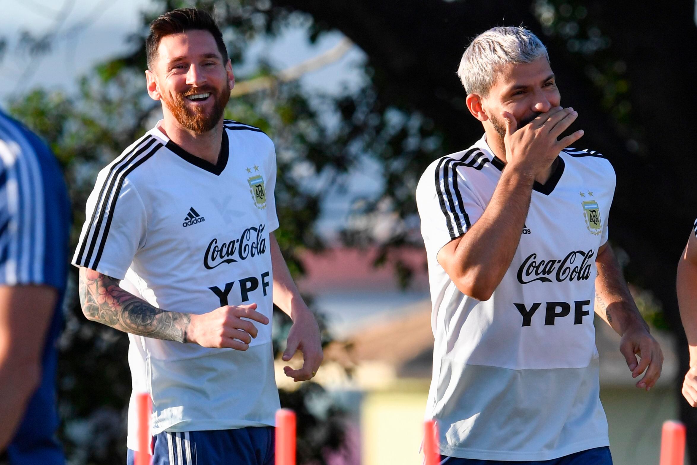Messi y Agüero, grandes amigos. Los dos podrían reencontrarse en Barcelona, o fuera.