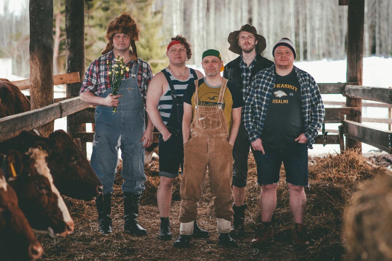 La versión de "Thunderstruck" del grupo lleva más de 120 millones de escuchas.