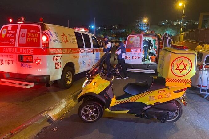 Al menos tres muertos y otras cuatro resultaron heridas, en la ciudad iraelí de Elad. Foto: Magen David Adom
