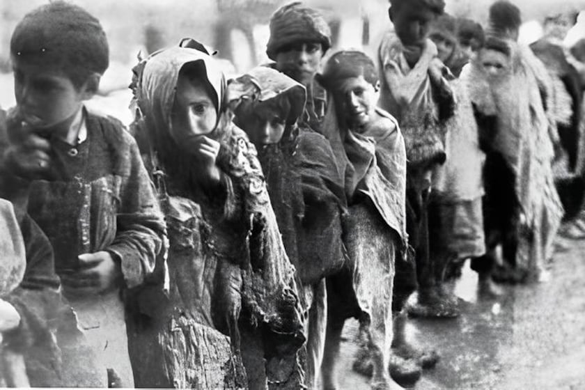 Niños armenios huérfanos.