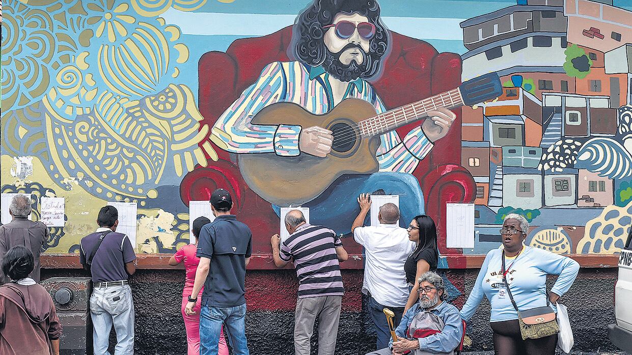 Alta abstención y triunfo del gobierno, eso pronosticaron los analistas sobre la cita de ayer.