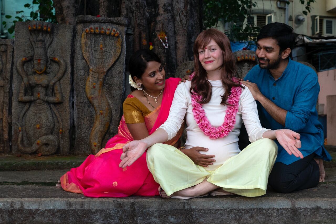 La obra alemana AshramMommies cerrará el festival con una función virtual.