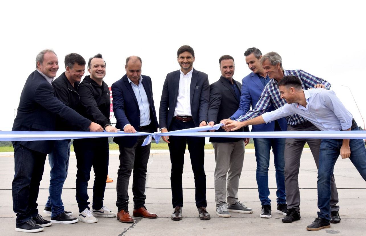 Pullaro cortó cintas con funcionarios y candidatosd