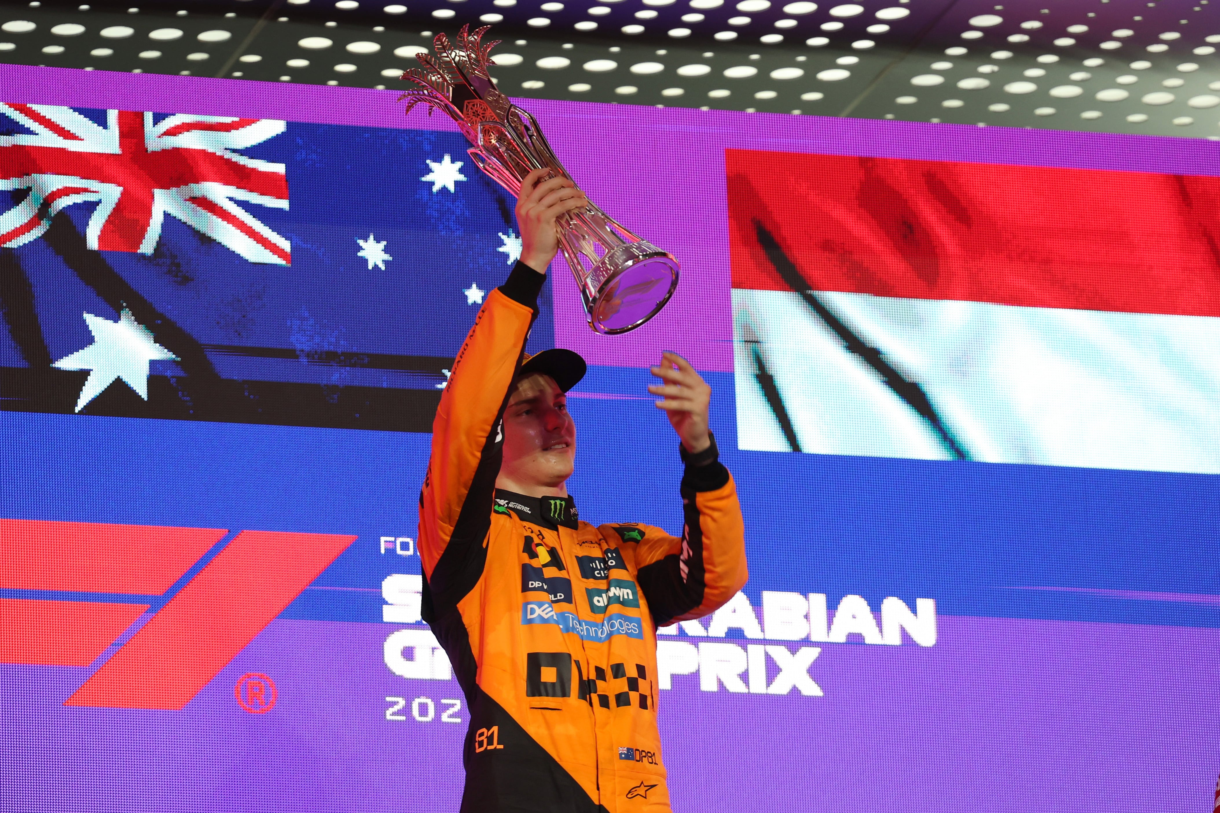 Piastri se fue de Arabia Saudita con el trofeo y la punta de la tabla.